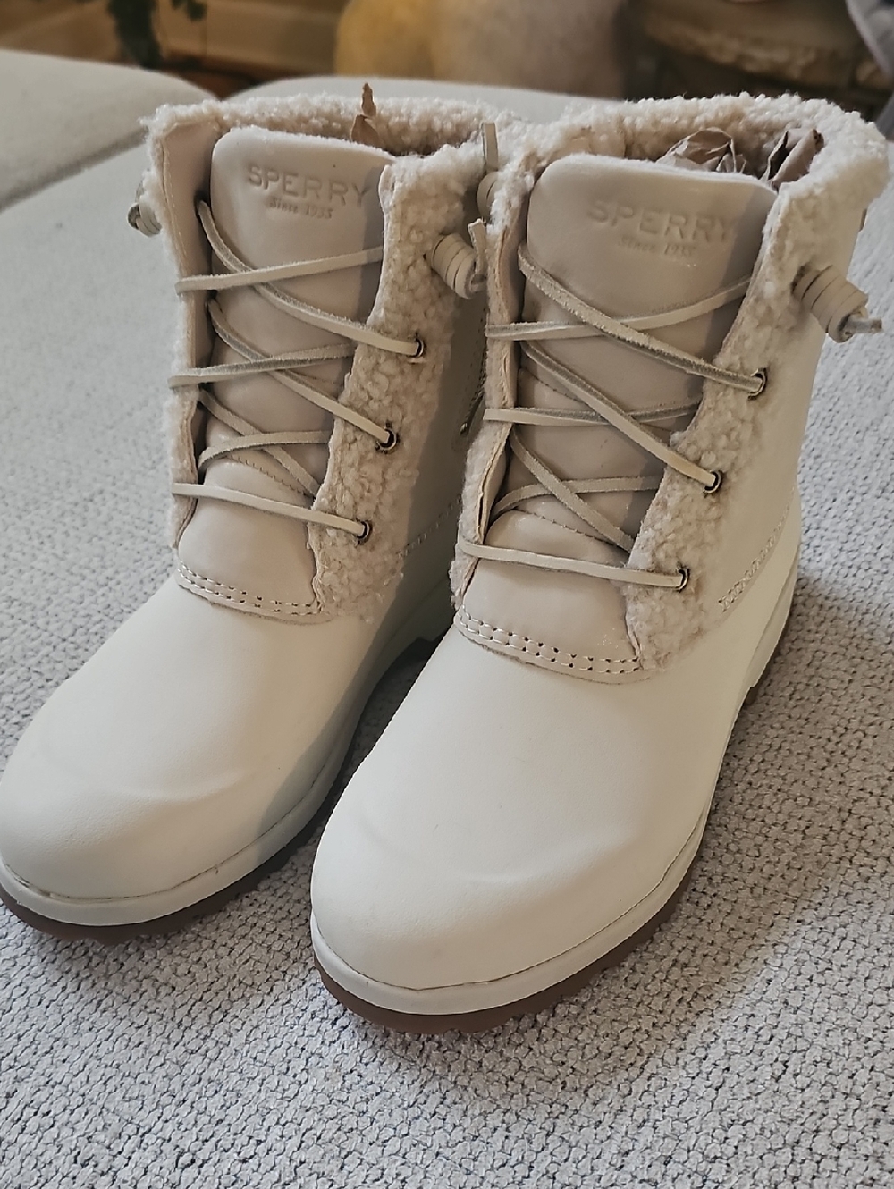Sperry Women's Cream Sherpa Lace-Up Winter Boots
